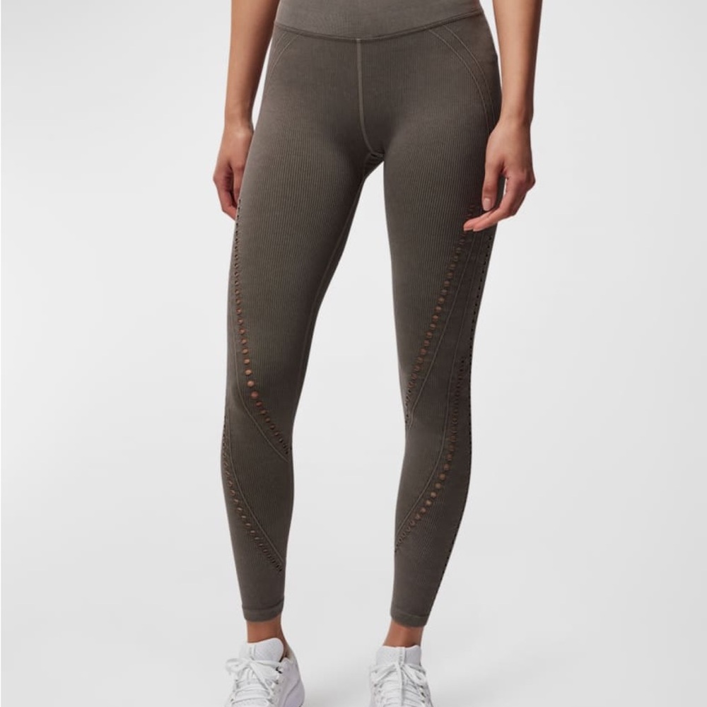 Spiritual Gangster Anthropologie Sz M / L
Thea 7/8 Seamless Technical Leggings